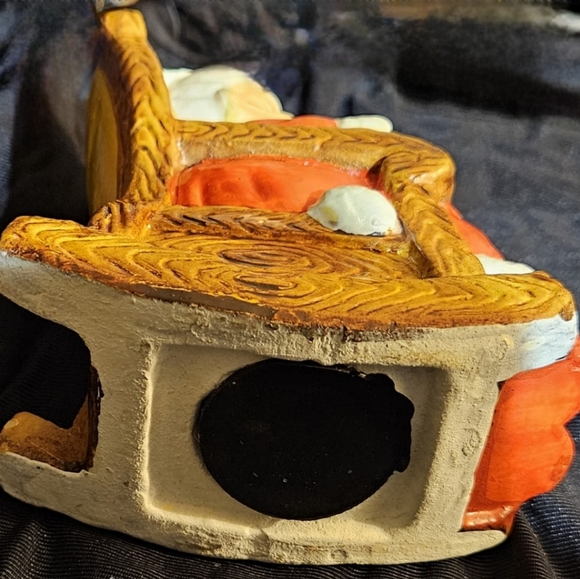 Vintage Handpainted Ceramic Mrs Claus in Rocking Chair Bank Figurine. - Picture 2 of 6